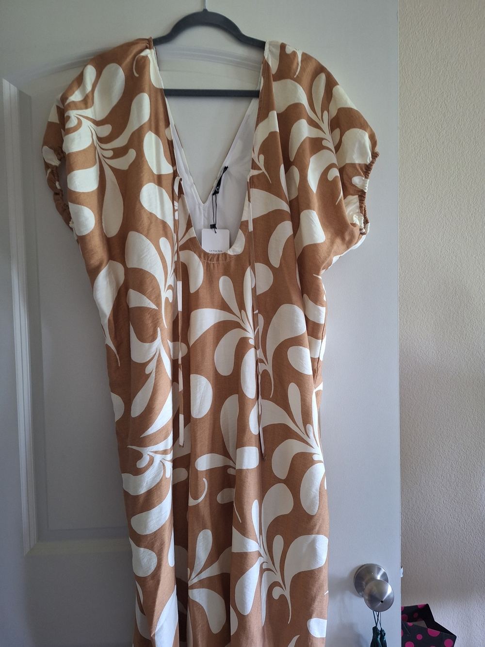 New With Tags Tan & Cream Off-Shoulder Midi Dress Size L - Picture 7 of 15